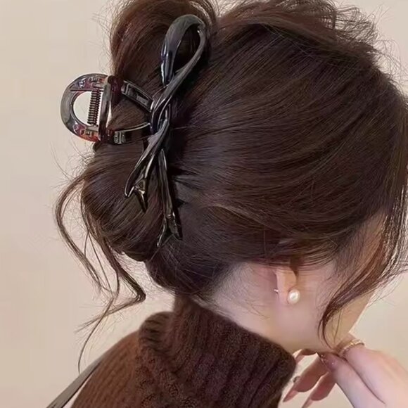 Bow Hair Clips - Picture 3 of 3